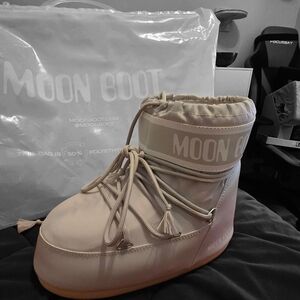 Moon Boot Beige Snow Boots